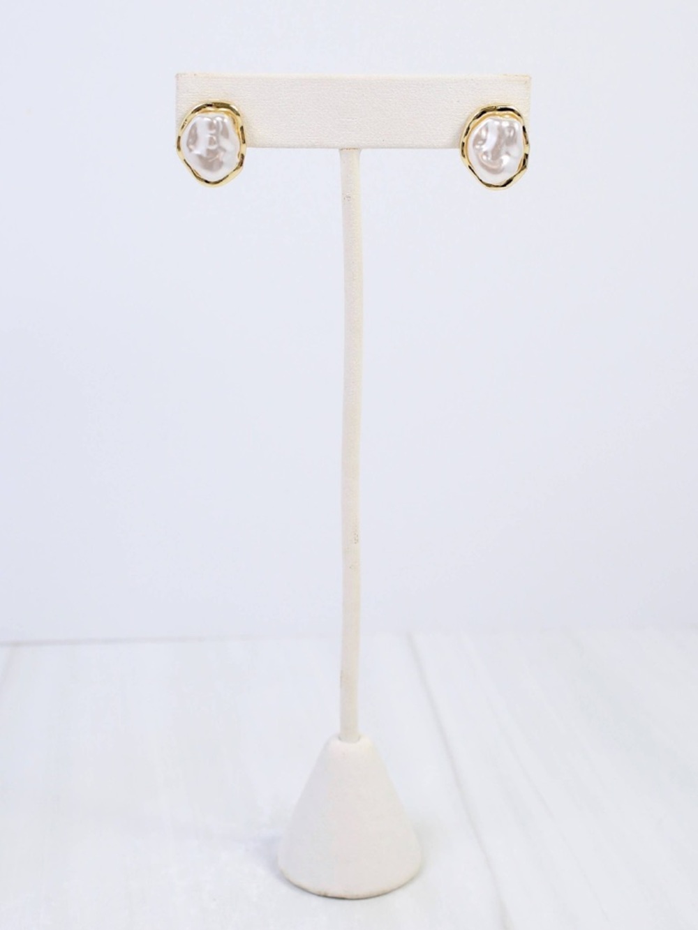 Caroline Hill Cream East Aurora Pearl Stud Earring